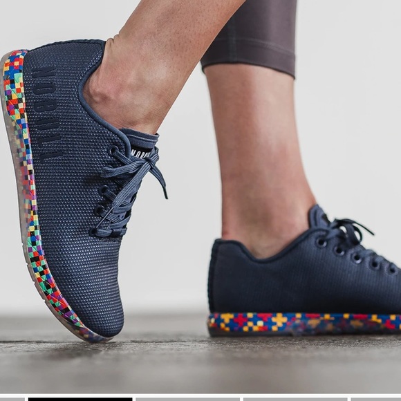 NOBULL NAVY PIXEL TRAINER (WOMEN'S)